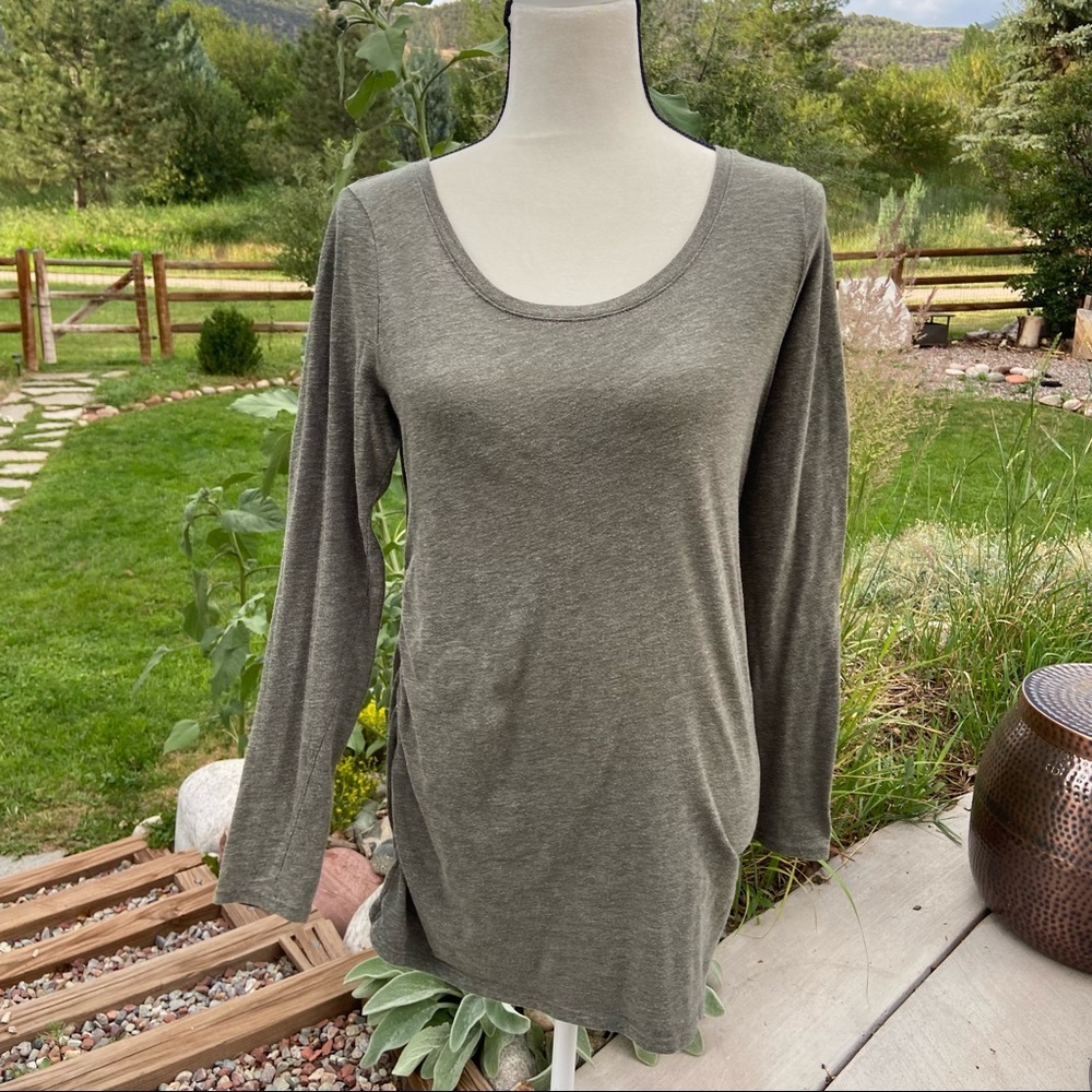 Maternity top bundle - Picture 4 of 10